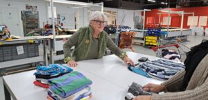 textielsorteercentrum samenwerken vrijwilliger